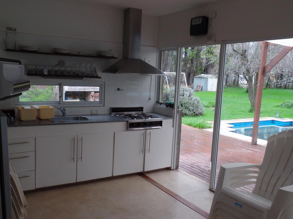 Las Acacias Plottier Exterior photo